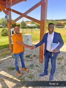 Rencontre entre Komlan Global Advisory et Tetradis autour d’un projet d’énergie solaire pour les infrastructures télécoms en Côte d’Ivoire